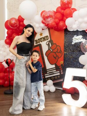Arpi Gabrielyan Instagram - Իմ սրտի մի մաս , իմ կյանքի ամենաուժեղ լույս…
Երբ ինձ գրկում ես, չես պատկերացնում թե ինչ եմ զգում , դու՝ դու ինձ փրկում ես անգամ այն պահերին, երբ ես ինքս ինձ փրկել չեմ կարողանում… @robert__tsarukyan 🤍