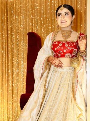 Arshiya Makkar Instagram - 🌝❤️
#instagram #post #wedding #lehenga #trending