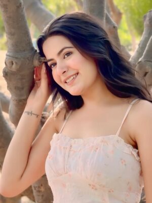 Arshiya Makkar Instagram - the world around you is beautiful when the world within you is peaceful 🤍
wearing @a.and.a.by.simran 🌸
#instagram #post #trending #peace