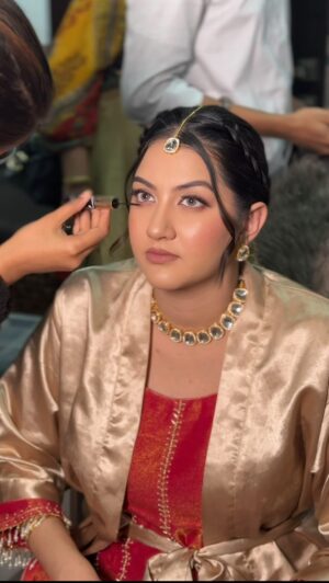 Arshreet Kaur Instagram - Lots of love @arshreet.11 @rehmatnarula.10
Makeup by : @bridesbyavneet
.
.
.
.
.
.
.
.
#jagraonmakeupartist #makeupartist #bridesbyavneet #jagraon #makeup #narula #princenarula #arshreetnarula #bindunarula #samnarula #pollywood