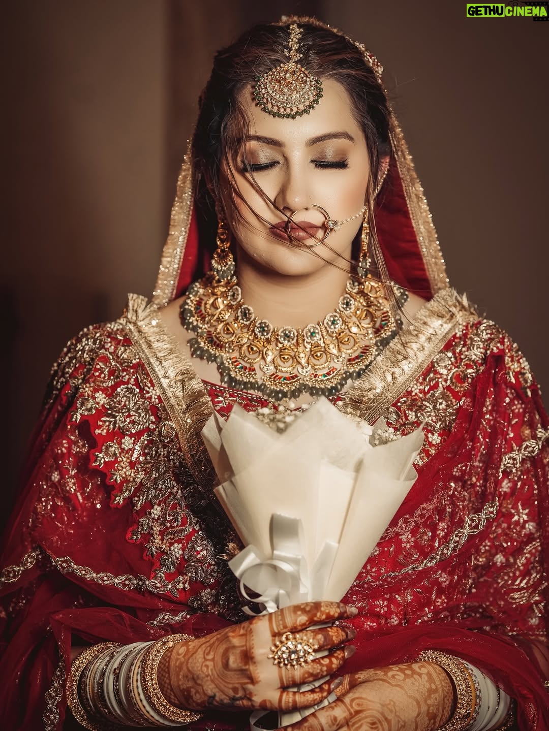 Arshreet Kaur - 148.1K Likes - Outfit @thefeminacouture
Groom outfit @thefeminacouture
Jewellery @mintoo_jewellers_ghumarmandi