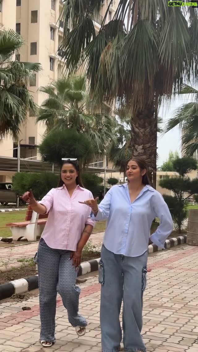 Arshreet Kaur - 85.6K Likes - 🙂‍↔️🫶🏻🩷