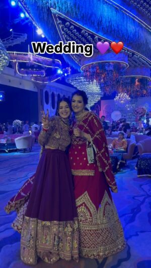 Arshreet Kaur Instagram - Watch full video 🤭✌️ & Rate This video 😂 1/10000 🥳🥳
#buggdi🐥 outfits by - @tfh_the_fashion_hub_boutique