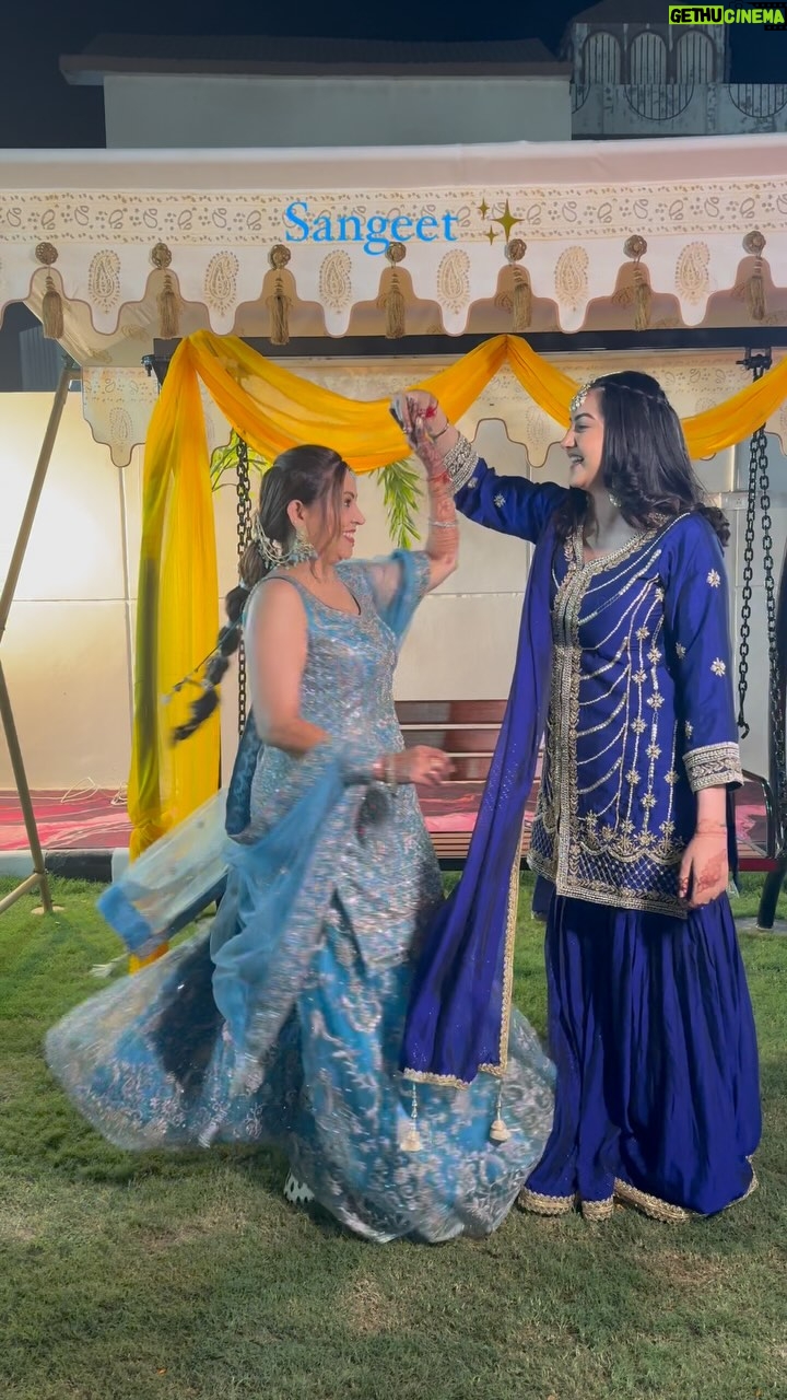 Arshreet Kaur - 157.2K Likes - Me & my mommy ✨❤️ @bindu.narula.507 🕺🏻