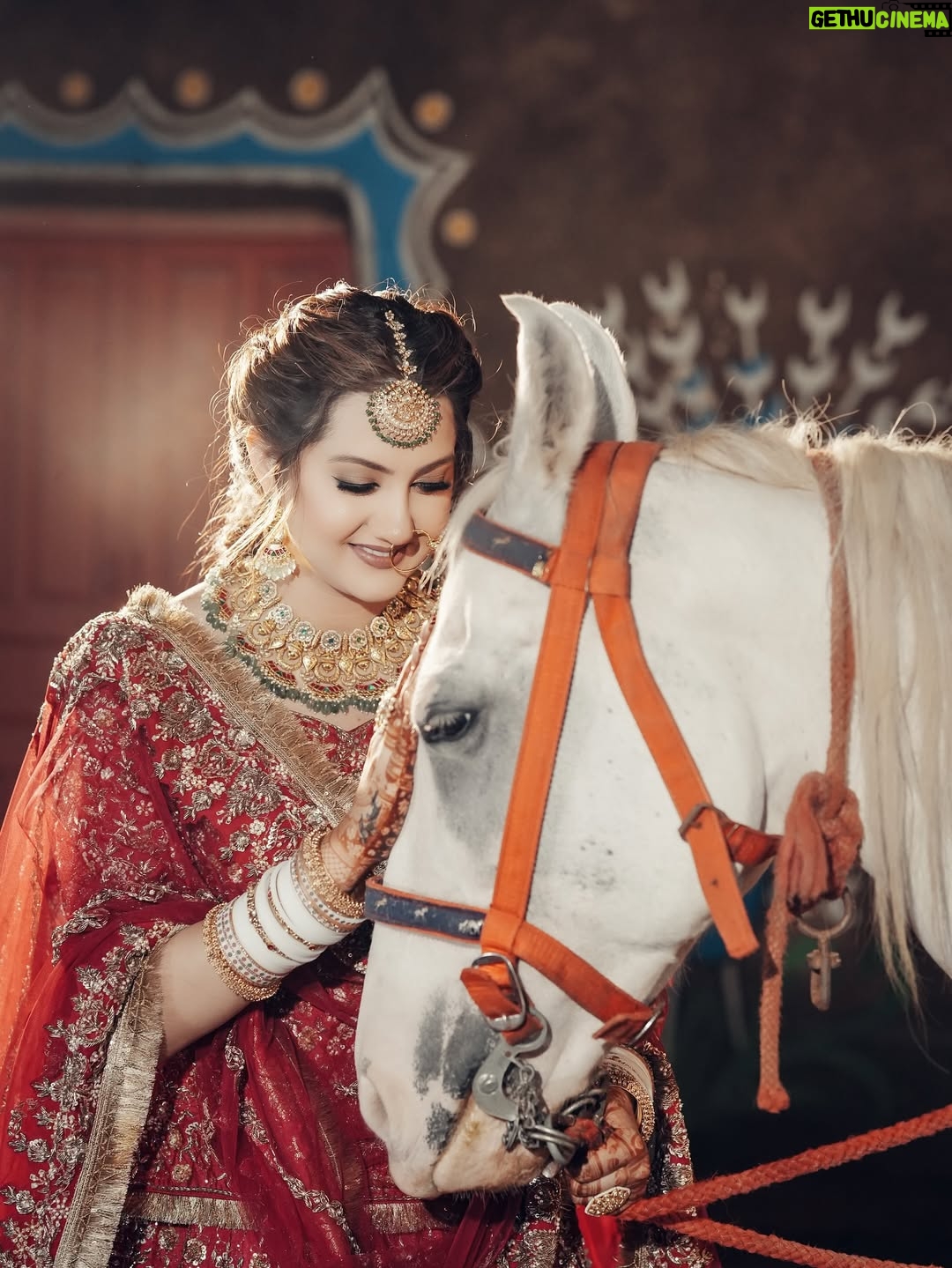 Arshreet Kaur - 148.1K Likes - Outfit @thefeminacouture
Groom outfit @thefeminacouture
Jewellery @mintoo_jewellers_ghumarmandi