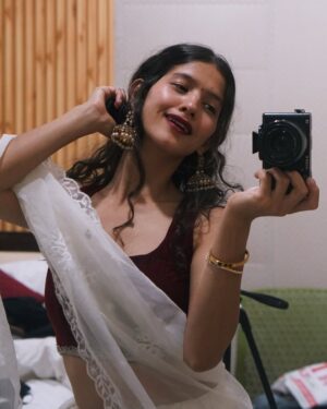 Arti Chaudhary Instagram - Oie 👀ase mt dheko follow krke jao 👊🏻😂😂
@artichaudhary1056 🕊️..
.
.
Outfit from @impressionby_tanvigarg 🫶..
.
.
.
#artichaudhary1056 #artians #postoftheday #trending #weding #traditionaloutfit #outfitoftheday #viralpost #like #cmmnt 🫶 #dheradun #indian 🫶