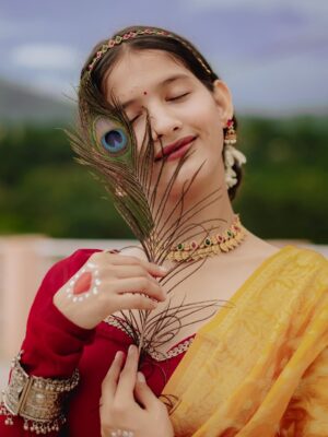 Arti Chaudhary Instagram - HEY SMILE 😊 U LOOK BEAUTIFUL 💯🫶..
@artichaudhary1056 🕊️..
.
.
.
🎨 @edittbyjai
.
.
.
.
#artichaudhary1056 #artians #radhakrishn #radharani #look #traditional #outfitoftheday #explore #viralpost #janmastami #special #girl #outfitoftheday #explore #photooftheday 🫶