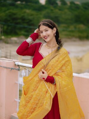 Arti Chaudhary Instagram - HEY SMILE 😊 U LOOK BEAUTIFUL 💯🫶..
@artichaudhary1056 🕊️..
.
.
.
🎨 @edittbyjai
.
.
.
.
#artichaudhary1056 #artians #radhakrishn #radharani #look #traditional #outfitoftheday #explore #viralpost #janmastami #special #girl #outfitoftheday #explore #photooftheday 🫶
