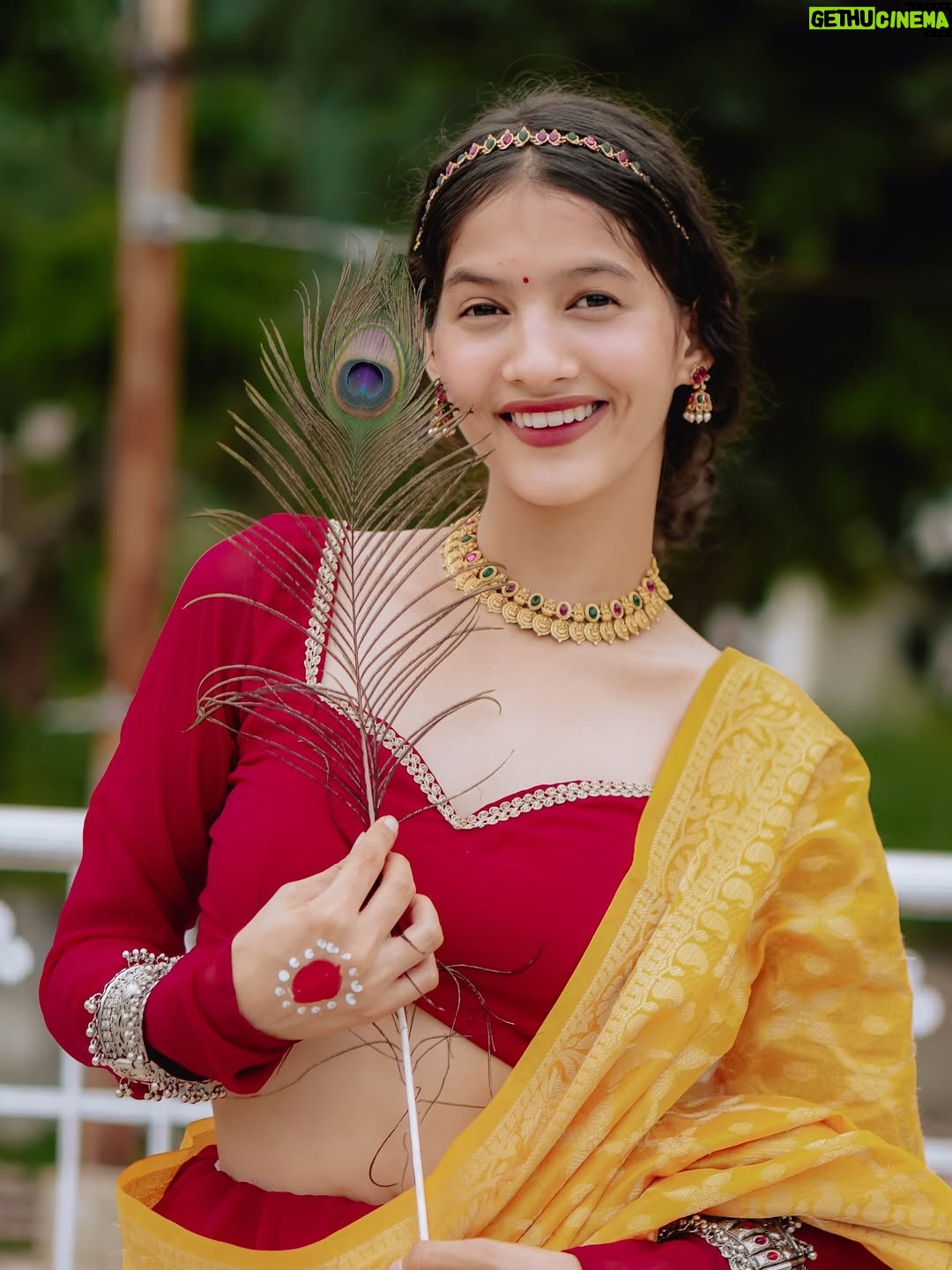 Arti Chaudhary - 103.3K Likes - HEY SMILE 😊 U LOOK BEAUTIFUL 💯🫶..
@artichaudhary1056 🕊️..
.
.
.
🎨 @edittbyjai 
.
.
.
.
#artichaudhary1056 #artians #radhakrishn #radharani #look #traditional #outfitoftheday #explore #viralpost #janmastami #special #girl #outfitoftheday #explore #photooftheday 🫶