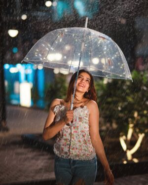 Aryanshi Sharma Instagram - MERE KHWABON MAI JO AAAYE 🥹☔️ #arusquad 
✍🏻: @jigar_vandarvala 
.
.
.
#feelinggood #instagram #aesthetic #instadaily #lifestyle #ootd #lifestyleinfluencer #contentcreator #videocreator #influencer #influencerlife #fashioninfluencer #fashionista #instafashion #fashionblogger #influencerdiaries #influencerlifestyle #mumbai #lifestyle