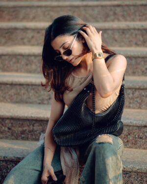 Aryanshi Sharma Instagram - Built different 🫳🏻 #arusquad
📸: @naman_sharma_photography_x
✍️: @jigar_vandarvala
.
.
.
#feelinggood #instagram #aesthetic #instadaily #lifestyle
#ootd
#lifestyleinfluencer #contentcreator #videocreator #influencer #influencerlife #fashioninfluencer #fashionista #instafashion
#fashionblogger #influencerdiaries #influencerlifestyle