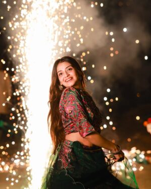 Aryanshi Sharma Instagram - HAPPY DIWALI 🪔 #arusquad 
All about today ! 
👗: @aachho 
✍️: @jigar_vandarvala 
.
.
.

#feelinggood #instagram #aesthetic #instadaily #lifestyle #ootd #lifestyleinfluencer #contentcreator #videocreator #influencer #influencerlife #fashioninfluencer #fashionista #instafashion #fashionblogger #influencerdiaries #influencerlifestyle #mumbai #lifestyle