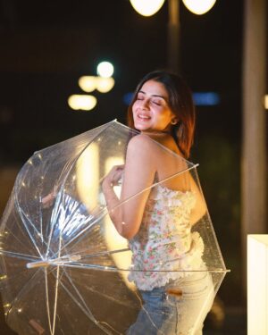 Aryanshi Sharma Instagram - MERE KHWABON MAI JO AAAYE 🥹☔️ #arusquad 
✍🏻: @jigar_vandarvala 
.
.
.
#feelinggood #instagram #aesthetic #instadaily #lifestyle #ootd #lifestyleinfluencer #contentcreator #videocreator #influencer #influencerlife #fashioninfluencer #fashionista #instafashion #fashionblogger #influencerdiaries #influencerlifestyle #mumbai #lifestyle