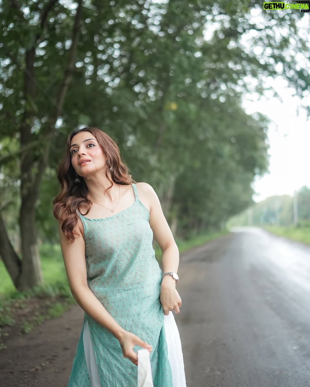 Aryanshi Sharma - 537.3K Likes - सैंयारा मतलब तारों में एक तन्हा तारा  ख़ुद जल के जो रोशन कर दे जग ये सारा ❤️‍🩹 #arusquad 
📸: @indorikalakaar 
✍️: @jigar_vandarvala 
.
.
.
#feelinggood #instagram #aesthetic #instadaily #lifestyle #ootd #lifestyleinfluencer #contentcreator #videocreator #influencer #influencerlife #fashioninfluencer #fashionista #instafashion #fashionblogger #influencerdiaries #influencerlifestyle #mumbai #lifestyle