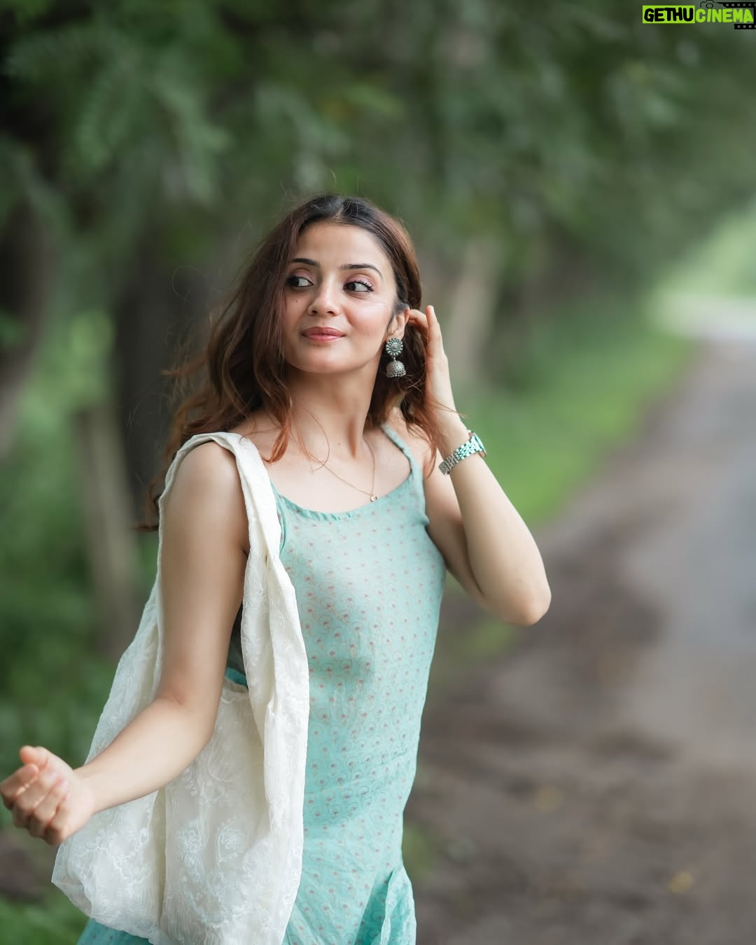 Aryanshi Sharma - 537.3K Likes - सैंयारा मतलब तारों में एक तन्हा तारा  ख़ुद जल के जो रोशन कर दे जग ये सारा ❤️‍🩹 #arusquad 
📸: @indorikalakaar 
✍️: @jigar_vandarvala 
.
.
.
#feelinggood #instagram #aesthetic #instadaily #lifestyle #ootd #lifestyleinfluencer #contentcreator #videocreator #influencer #influencerlife #fashioninfluencer #fashionista #instafashion #fashionblogger #influencerdiaries #influencerlifestyle #mumbai #lifestyle