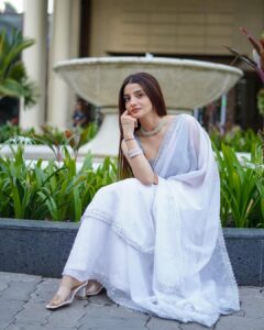 Actress Aryanshi Sharma HD Photos and Wallpapers July 2024