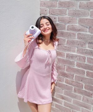 Aryanshi Sharma Instagram - Felt cute🎀 #arusquad 
📸: @naman_sharma_photography_x 
✍️: @jigar_vandarvala 
📍: @cafeatb 
.
.
.
#feelinggood #instagram #aesthetic #instadaily #lifestyle #ootd
#lifestyleinfluencer #contentcreator #videocreator #influencer #influencerlife #fashioninfluencer #fashionista #instafashion #fashionblogger #influencerdiaries #influencerlifestyle