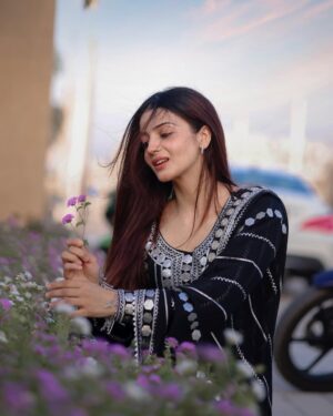 Aryanshi Sharma Instagram - 🖤 तेरी झुकी नज़र #arusqaud 
Suit: @the_style_hub14 
📸: @naman_sharma_photography_x 
✍🏻: @jigar_vandarvala 
.
.
.
#feelinggood #instagram #aesthetic #instadaily #lifestyle #ootd #lifestyleinfluencer #contentcreator #videocreator #influencer #influencerlife #fashioninfluencer #fashionista #instafashion #fashionblogger #influencerdiaries #influencerlifestyle #mumbai #lifestyle