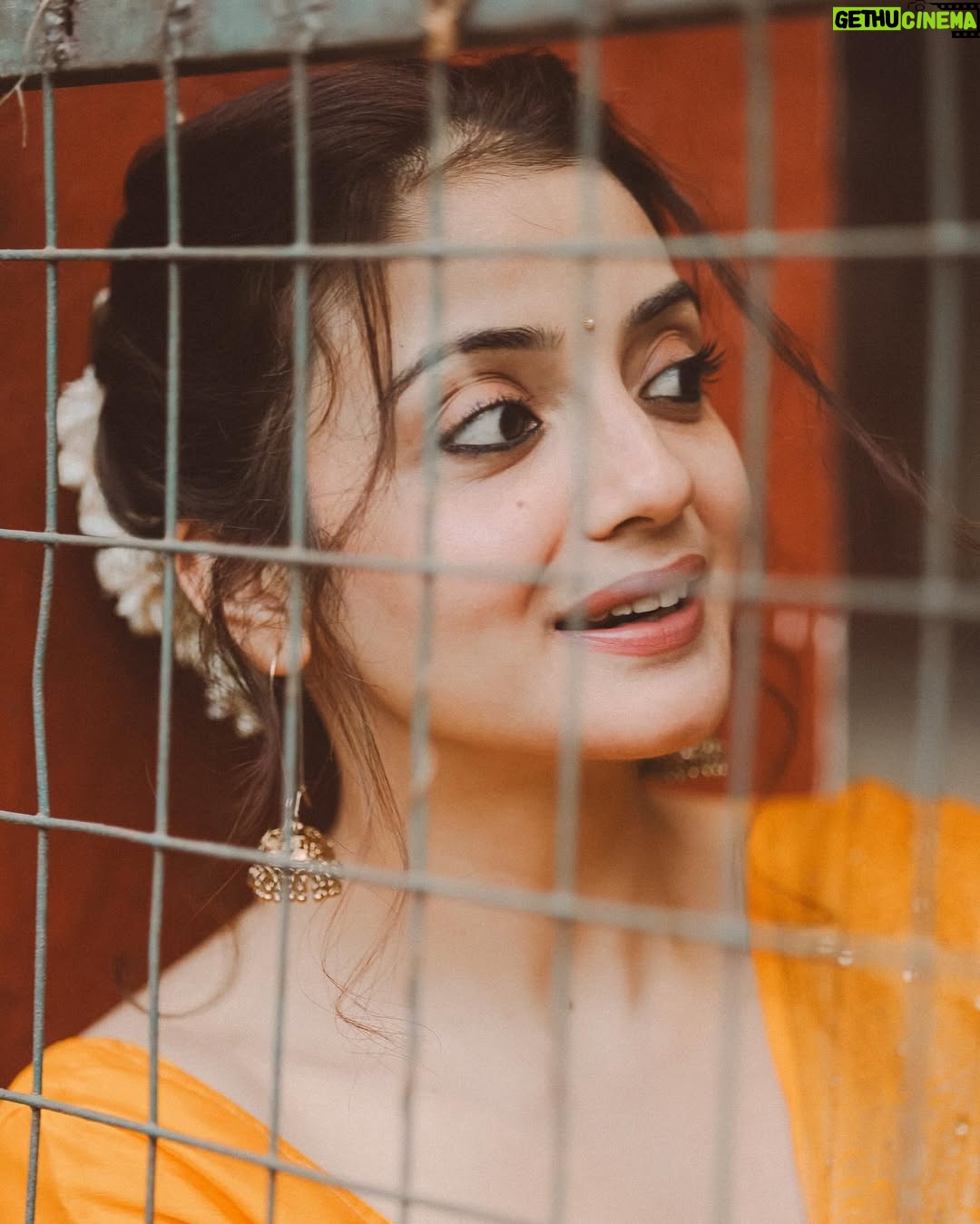 Aryanshi Sharma - 437K Likes - 😌 SAWAR LOON #arusquad 
📸: @naman_sharma_photography_x 
✍️: @jigar_vandarvala 
hair : @_glowithprachi_ 
.
.
.
#feelinggood #instagram #aesthetic #instadaily #lifestyle
#ootd
#lifestyleinfluencer #contentcreator #videocreator #influencer #influencerlife #fashioninfluencer #fashionista #instafashion
#fashionblogger #influencerdiaries #influencerlifestyle