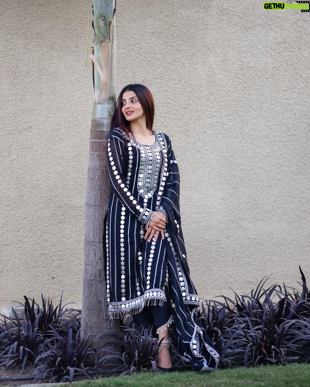 Aryanshi Sharma - 424.1K Likes - 🖤 तेरी झुकी नज़र #arusqaud 
Suit: @the_style_hub14 
📸: @naman_sharma_photography_x 
✍🏻: @jigar_vandarvala 
.
.
.
#feelinggood #instagram #aesthetic #instadaily #lifestyle #ootd #lifestyleinfluencer #contentcreator #videocreator #influencer #influencerlife #fashioninfluencer #fashionista #instafashion #fashionblogger #influencerdiaries #influencerlifestyle #mumbai #lifestyle