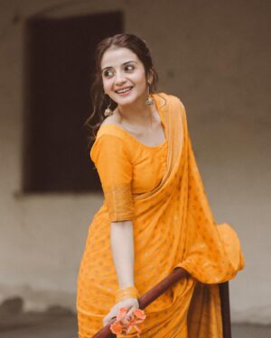 Aryanshi Sharma Instagram - 😌 SAWAR LOON #arusquad
📸: @naman_sharma_photography_x
✍️: @jigar_vandarvala
hair : @_glowithprachi_
.
.
.
#feelinggood #instagram #aesthetic #instadaily #lifestyle
#ootd
#lifestyleinfluencer #contentcreator #videocreator #influencer #influencerlife #fashioninfluencer #fashionista #instafashion
#fashionblogger #influencerdiaries #influencerlifestyle