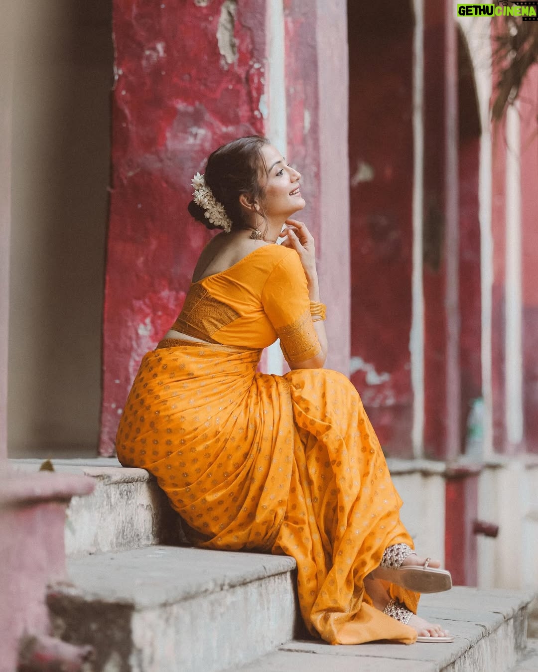Aryanshi Sharma - 437K Likes - 😌 SAWAR LOON #arusquad 
📸: @naman_sharma_photography_x 
✍️: @jigar_vandarvala 
hair : @_glowithprachi_ 
.
.
.
#feelinggood #instagram #aesthetic #instadaily #lifestyle
#ootd
#lifestyleinfluencer #contentcreator #videocreator #influencer #influencerlife #fashioninfluencer #fashionista #instafashion
#fashionblogger #influencerdiaries #influencerlifestyle