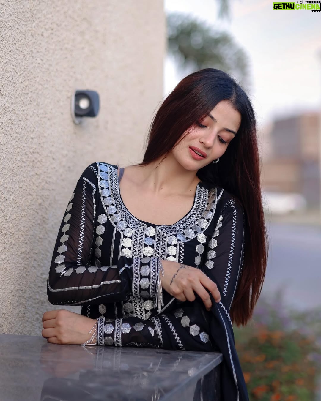 Aryanshi Sharma - 424.1K Likes - 🖤 तेरी झुकी नज़र #arusqaud 
Suit: @the_style_hub14 
📸: @naman_sharma_photography_x 
✍🏻: @jigar_vandarvala 
.
.
.
#feelinggood #instagram #aesthetic #instadaily #lifestyle #ootd #lifestyleinfluencer #contentcreator #videocreator #influencer #influencerlife #fashioninfluencer #fashionista #instafashion #fashionblogger #influencerdiaries #influencerlifestyle #mumbai #lifestyle