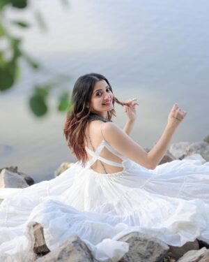 Aryanshi Sharma Instagram - 🦢🤍 #arusquad 
📸 : @naman_sharma_photography_x 
✍️: @jigar_vandarvala 
outfit : @mirayaz_jpr 
.
.
.
#feelinggood #instagram #aesthetic #instadaily #lifestyle
#ootd
#lifestyleinfluencer #contentcreator #videocreator #influencer #influencerlife #fashioninfluencer #fashionista #instafashion
#fashionblogger #influencerdiaries #influencerlifestyle