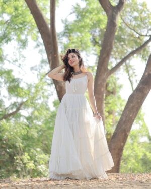 Aryanshi Sharma Instagram - 🦢🤍 #arusquad
📸 : @naman_sharma_photography_x
✍️: @jigar_vandarvala
outfit : @mirayaz_jpr
.
.
.
#feelinggood #instagram #aesthetic #instadaily #lifestyle
#ootd
#lifestyleinfluencer #contentcreator #videocreator #influencer #influencerlife #fashioninfluencer #fashionista #instafashion
#fashionblogger #influencerdiaries #influencerlifestyle