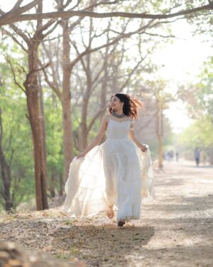 Aryanshi Sharma Instagram - 🦢🤍 #arusquad 
📸 : @naman_sharma_photography_x 
✍️: @jigar_vandarvala 
outfit : @mirayaz_jpr 
.
.
.
#feelinggood #instagram #aesthetic #instadaily #lifestyle
#ootd
#lifestyleinfluencer #contentcreator #videocreator #influencer #influencerlife #fashioninfluencer #fashionista #instafashion
#fashionblogger #influencerdiaries #influencerlifestyle