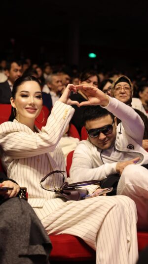 Asal Shodiyeva Instagram - Узимизнинг Узбек кинолар бошкача барибир..Кинотеатрга келиб кино тамоша килишни согинибман🥹