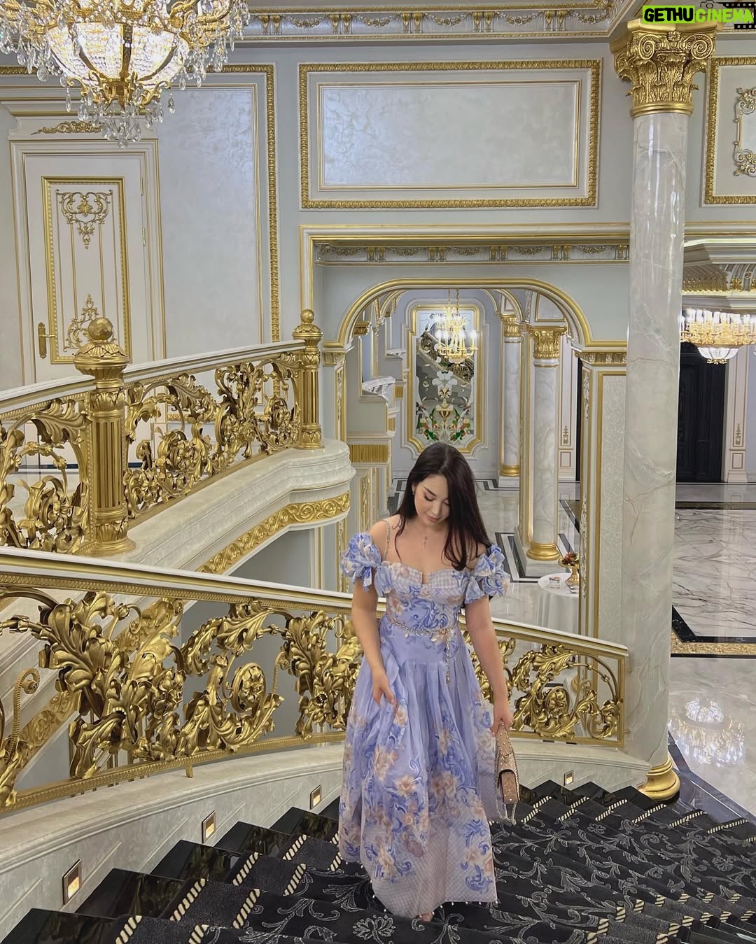 Asal Shodiyeva - 96K Likes - Вчера моему дедушке исполнилось 81👻Мотиватор,Моторчик нашей семьи…саломат бусинла🙏🏻
знаю что будете спрашивать локацию @yakkasaroypalace