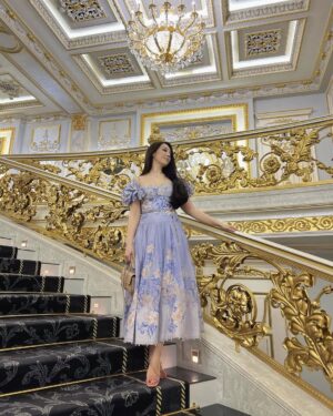 Asal Shodiyeva Instagram - Вчера моему дедушке исполнилось 81👻Мотиватор,Моторчик нашей семьи…саломат бусинла🙏🏻
знаю что будете спрашивать локацию @yakkasaroypalace