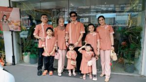 Ashanty Instagram - Alhamdulillah ya Allah, pembukaan @lumiere.pusat diberi kelancaran..
Terima kasih semua yg udah suka dan kangen sama menu2 dari Lumiere!!
Rasanya bener2 seperti 6 tahun lalu saat kita mau pembukaan.. hanya aja ini lebih matang, lebih komplit, dan pastinya kedepan akan banyak inovasi2 dari kami😍
Mohon doanya yaa🙏🙏🙏
Outfit by @bloomingelephant