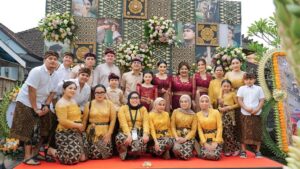 Ashanty Instagram - Alhamdulillah bisa kumpul🙏
Silaturahmi di acara @kvin_menzel dan @chintyangelinaa , semoga bisa selalu penuh dengan cinta, seperti kami hari ini yg sangat bahagia bisa hadir mengikuti acara adat yg luar biasa penuh makna!!