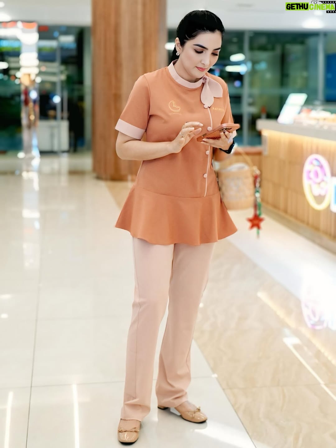 Ashanty - 32.3K Likes - Alhamdulillah ya Allah, pembukaan @lumiere.pusat diberi kelancaran..
Terima kasih semua yg udah suka dan kangen sama menu2 dari Lumiere!!
Rasanya bener2 seperti 6 tahun lalu saat kita mau pembukaan.. hanya aja ini lebih matang, lebih komplit, dan pastinya kedepan akan banyak inovasi2 dari kami😍
Mohon doanya yaa🙏🙏🙏

Outfit by @bloomingelephant