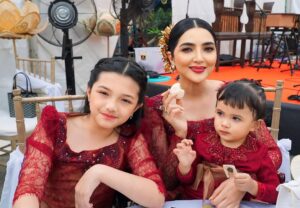 Ashanty Instagram - Alhamdulillah bisa kumpul🙏
Silaturahmi di acara @kvin_menzel dan @chintyangelinaa , semoga bisa selalu penuh dengan cinta, seperti kami hari ini yg sangat bahagia bisa hadir mengikuti acara adat yg luar biasa penuh makna!!
