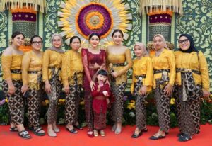 Ashanty Instagram - Alhamdulillah bisa kumpul🙏
Silaturahmi di acara @kvin_menzel dan @chintyangelinaa , semoga bisa selalu penuh dengan cinta, seperti kami hari ini yg sangat bahagia bisa hadir mengikuti acara adat yg luar biasa penuh makna!!