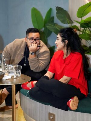 Ashanty Instagram - Cerita nya ini pas pembukaan @dapurasixreborn ehhh ditantang abang @attahalilintar buat donut paling enak sedunia katanya😀 aku sm kaka @aurelie.hermansyah ngulik2 berkali2 dan akhirnya??? Menurut kalian berhasil nggak guys?
Yg jelas mulai dari cucu2 sampai @aaliyah.massaid semua doyan banget makanan dan es campur @dapurasixreborn apa lagi Donut nya hehehe