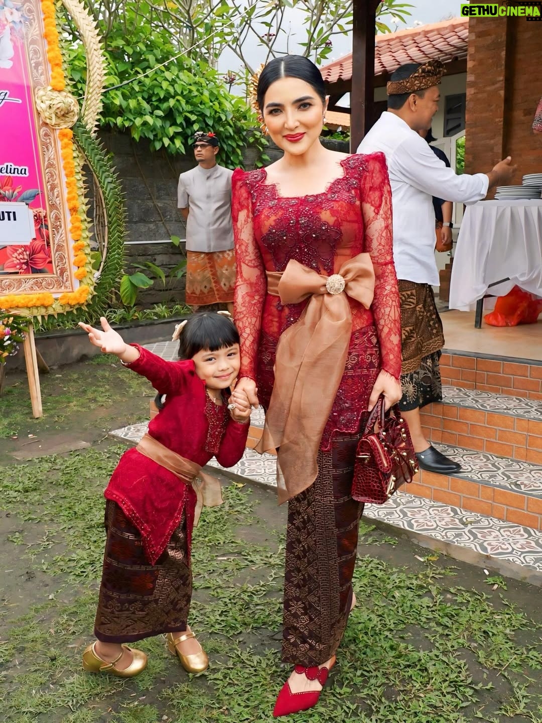 Ashanty - 222.1K Likes - Loved ones at a special celebration😍

Outfit @windysavosacouture 
MUA : @sita_makeup 
Hairdo : @ayuhairstylist
