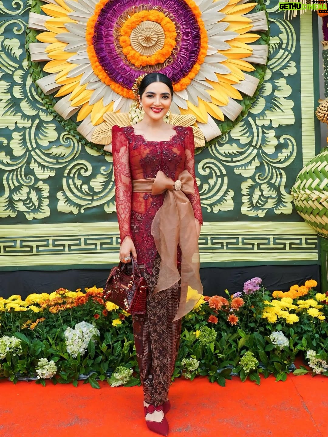 Ashanty - 222.1K Likes - Loved ones at a special celebration😍

Outfit @windysavosacouture 
MUA : @sita_makeup 
Hairdo : @ayuhairstylist