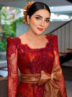 Ashanty Instagram - Loved ones at a special celebration😍
Outfit @windysavosacouture
MUA : @sita_makeup
Hairdo : @ayuhairstylist