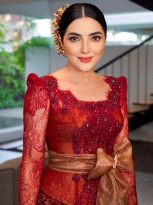 Ashanty Instagram - Loved ones at a special celebration😍
Outfit @windysavosacouture
MUA : @sita_makeup
Hairdo : @ayuhairstylist