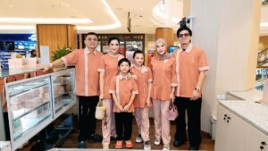 Ashanty Instagram - Alhamdulillah ya Allah, pembukaan @lumiere.pusat diberi kelancaran..
Terima kasih semua yg udah suka dan kangen sama menu2 dari Lumiere!!
Rasanya bener2 seperti 6 tahun lalu saat kita mau pembukaan.. hanya aja ini lebih matang, lebih komplit, dan pastinya kedepan akan banyak inovasi2 dari kami😍
Mohon doanya yaa🙏🙏🙏
Outfit by @bloomingelephant