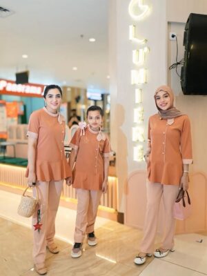 Ashanty Instagram - Alhamdulillah ya Allah, pembukaan @lumiere.pusat diberi kelancaran..
Terima kasih semua yg udah suka dan kangen sama menu2 dari Lumiere!!
Rasanya bener2 seperti 6 tahun lalu saat kita mau pembukaan.. hanya aja ini lebih matang, lebih komplit, dan pastinya kedepan akan banyak inovasi2 dari kami😍
Mohon doanya yaa🙏🙏🙏
Outfit by @bloomingelephant