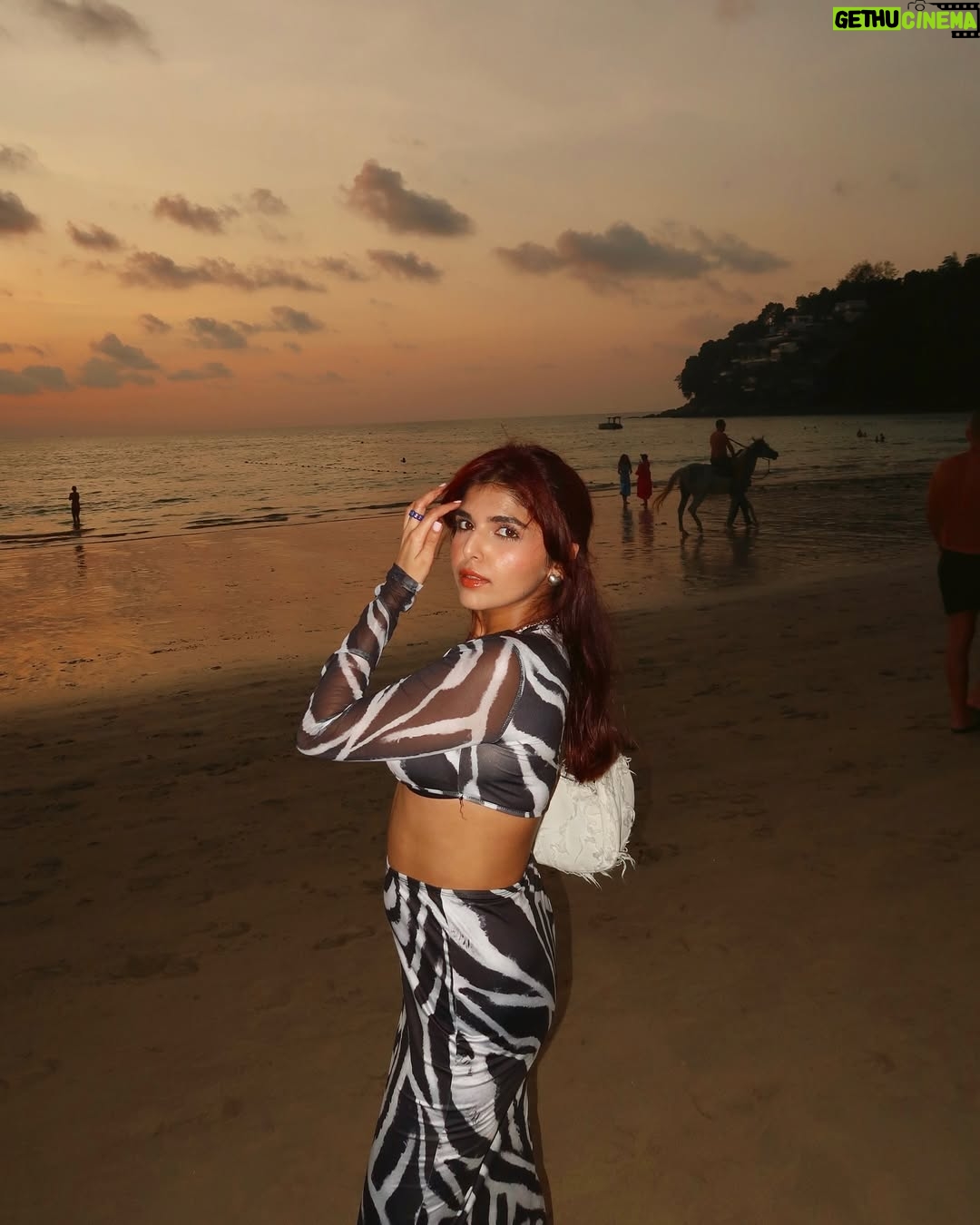 Ashi Khanna - 72.8K Likes - Season 27, episode 1 🤭 
thank you for your wishes everyone🩵 #TravelWithAk