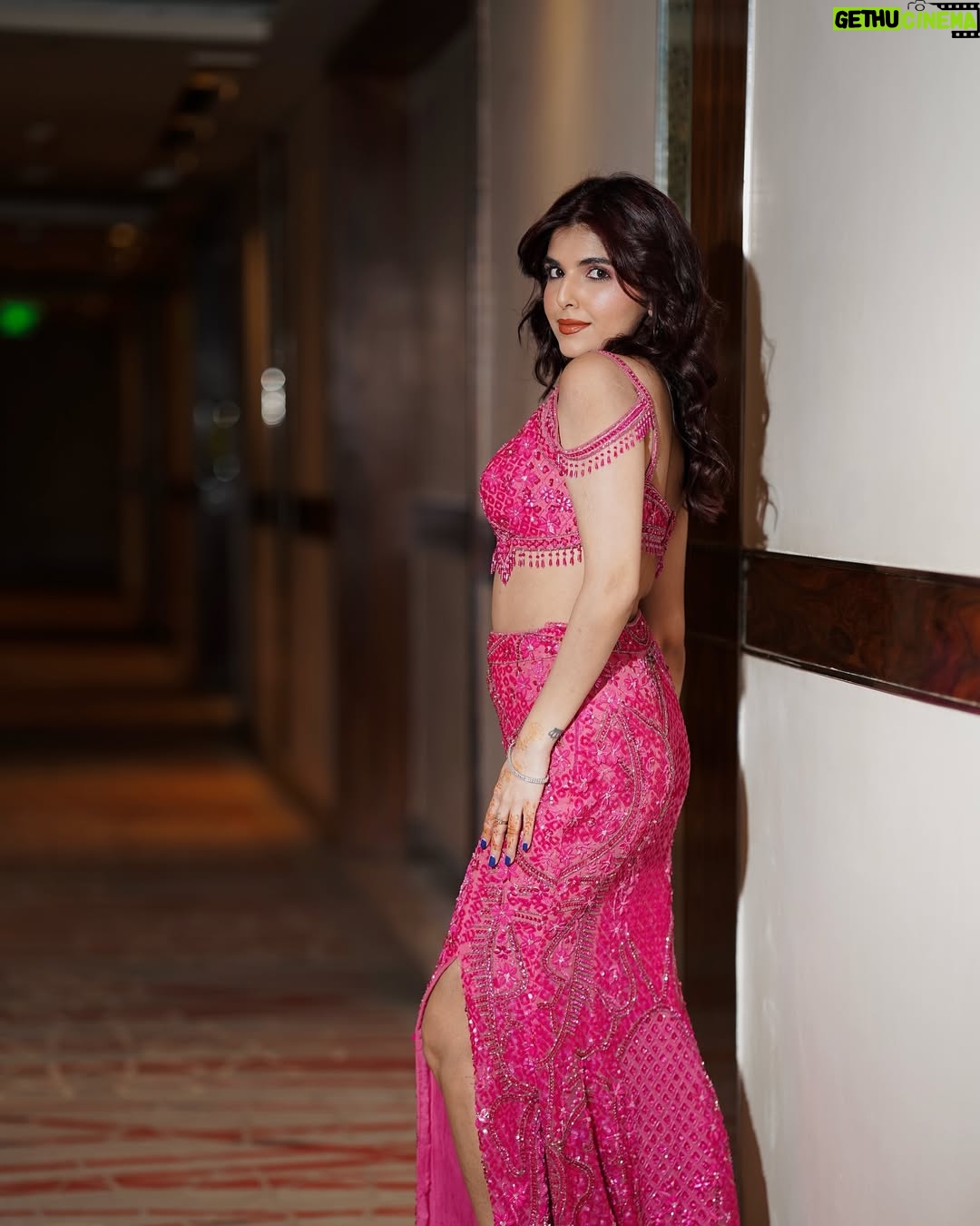 Ashi Khanna - 72K Likes - Allow me to reintroduce myself ✨✨
.
📸  @square._frames
Wearing @labelmonik