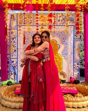 Ashi Khanna Instagram - 🌼🌼🌼