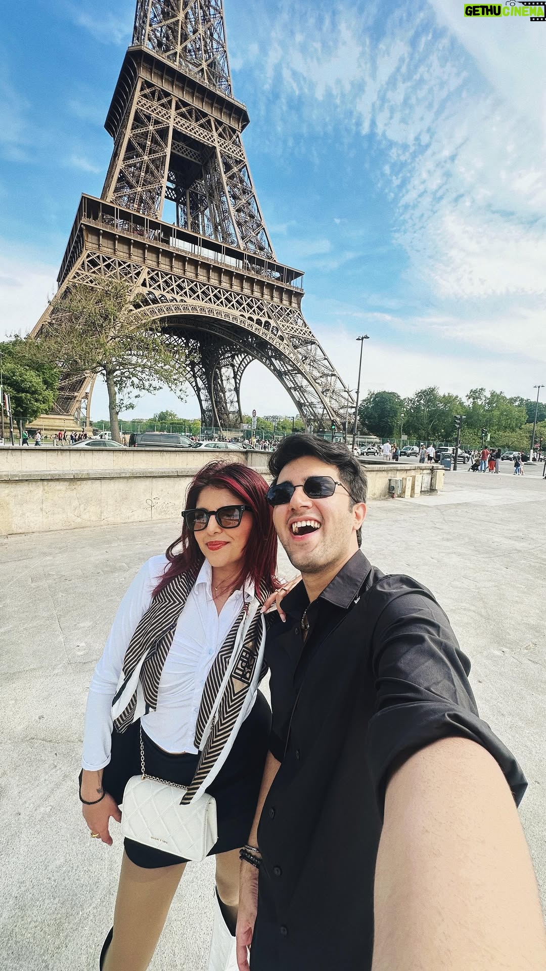 Ashi Khanna - 135.7K Likes - Extremely late to the party🤭 #ShakeItToTheMax #trending #TravelWithAk 
Boots @zori.world