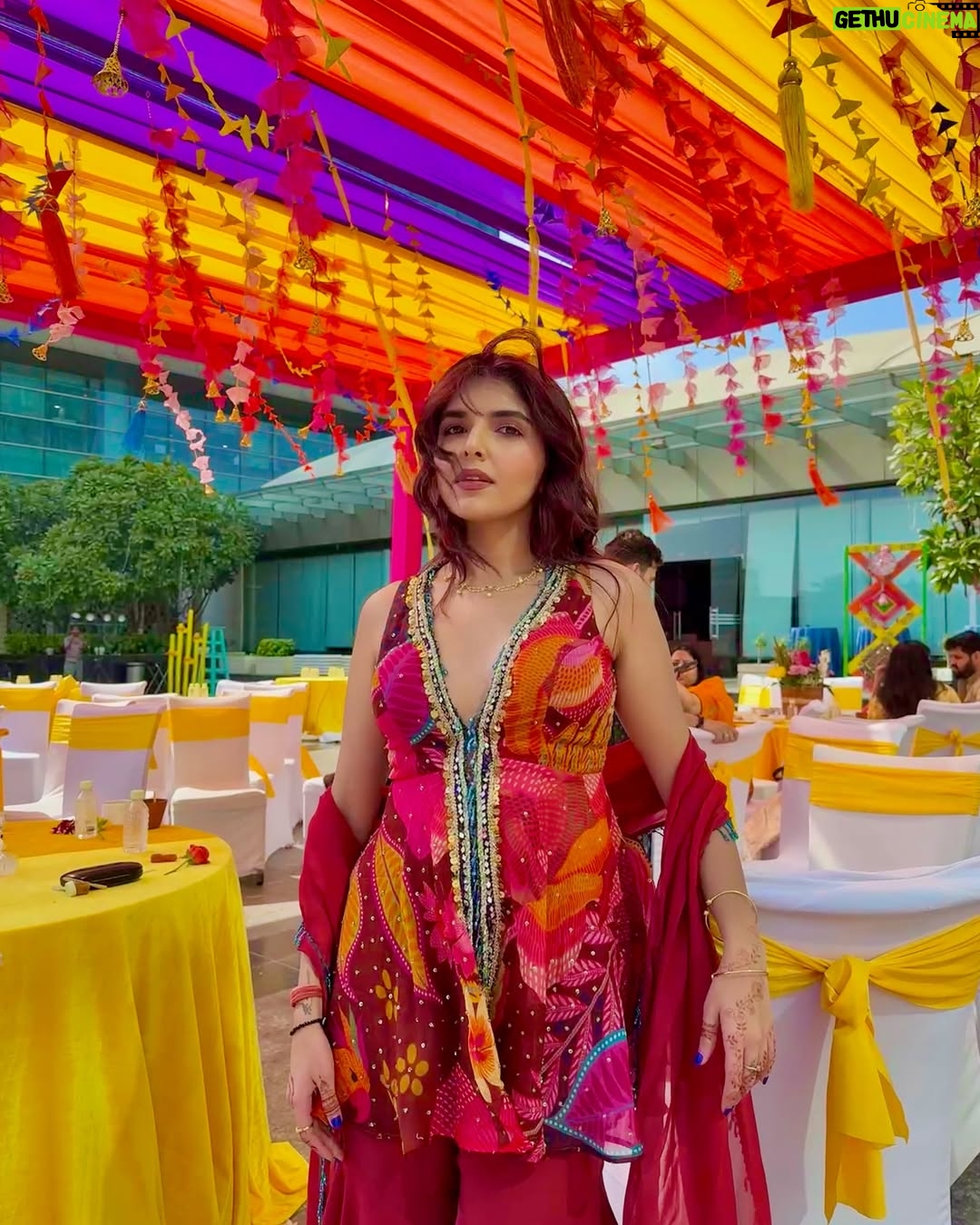 Ashi Khanna - 80K Likes - 🌼🌼🌼